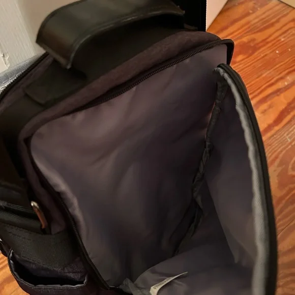 Ibagbar Messenger Bag - Picture 5 of 6